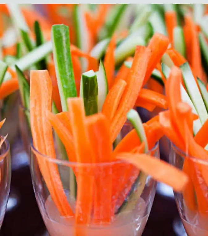 HAVUÇ SALATALIK KOKTEYL